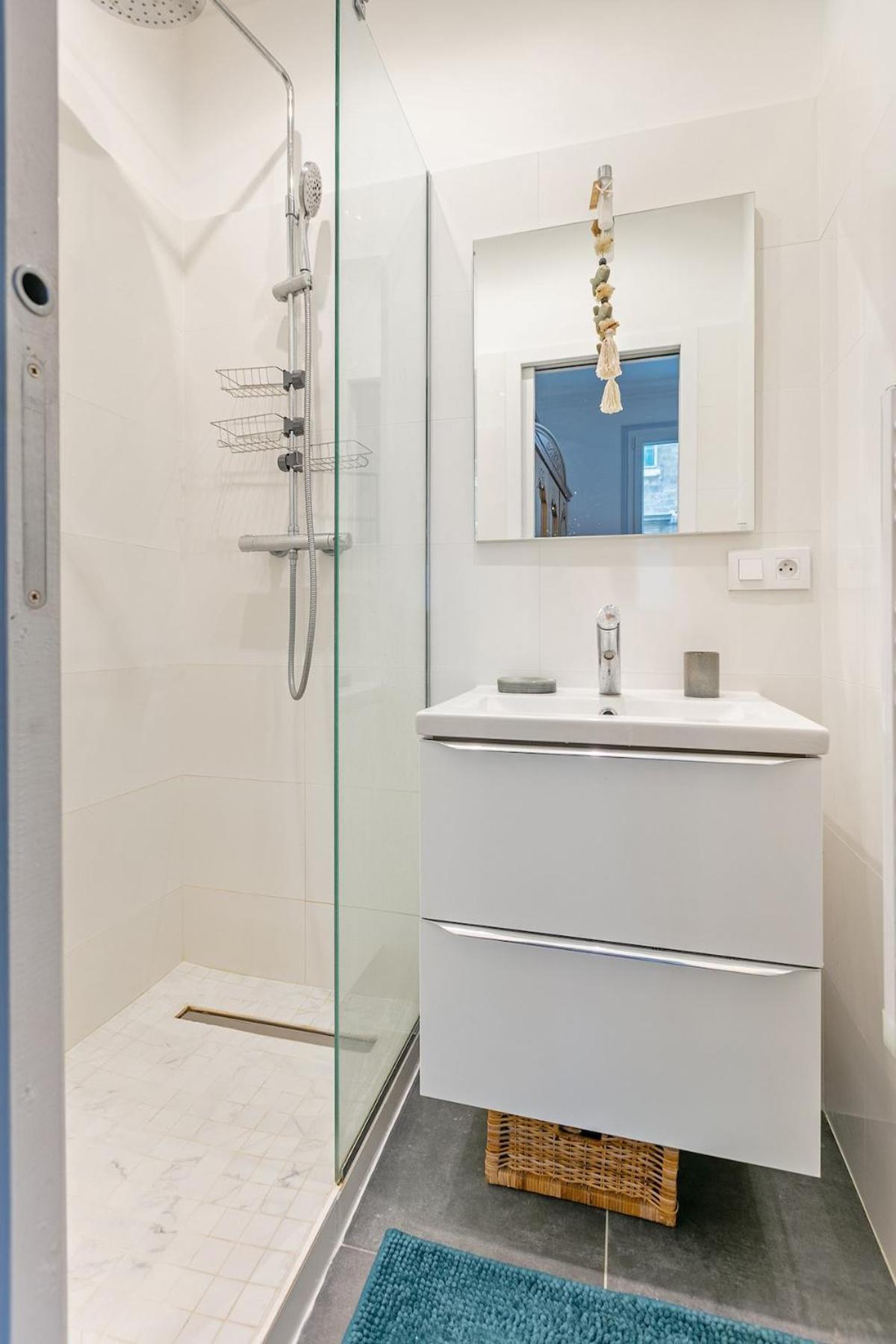 Refurbished Haussmannian * Paris