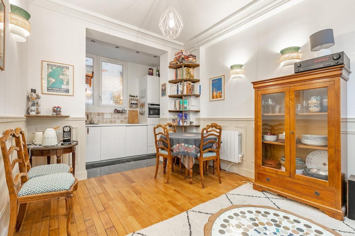 Refurbished Haussmannian Appartement Parijs